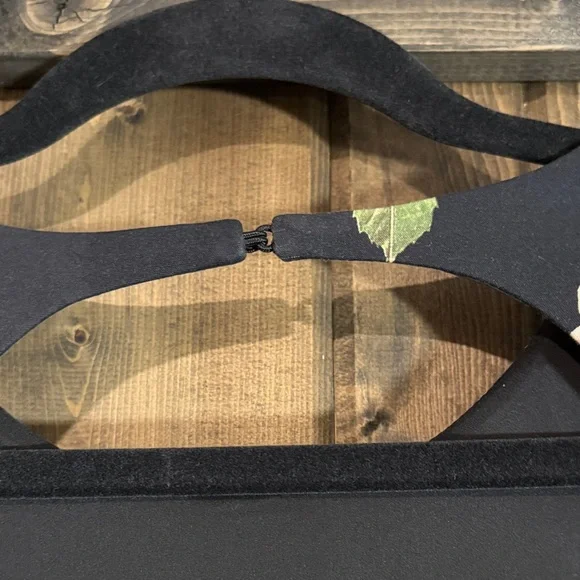 Floral Sleeveless Dress - Black and Red - Picture 6 of 6